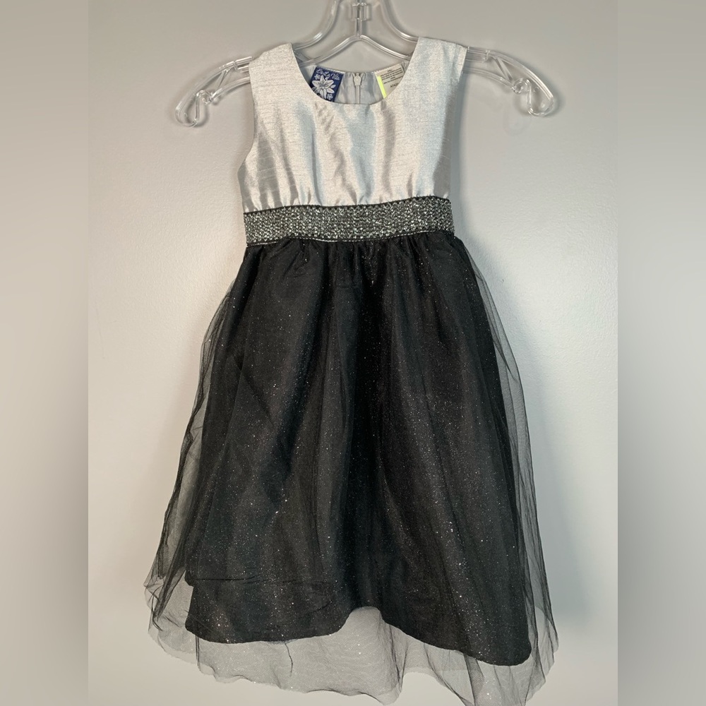 So La Vita in silver metallic and sparkling black tulle dress. Size 4